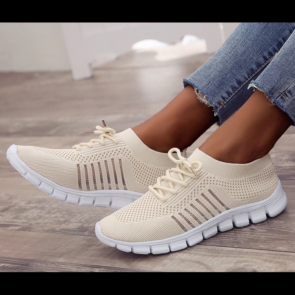 Casual sports shoes for women flat